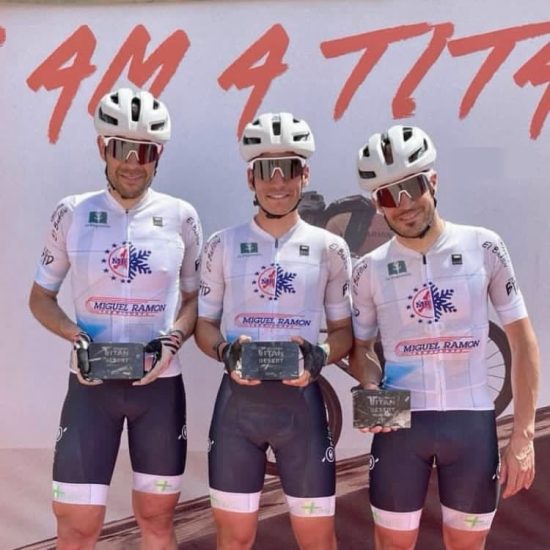 En Grupo Miguel Ramón apoyamos el deporte. Formamos parte del patrocinio a uno de los equipos participantes en la Titan Desert Morocco 2024.